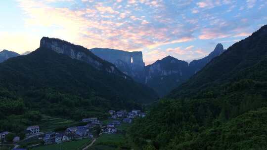 天门山晚霞