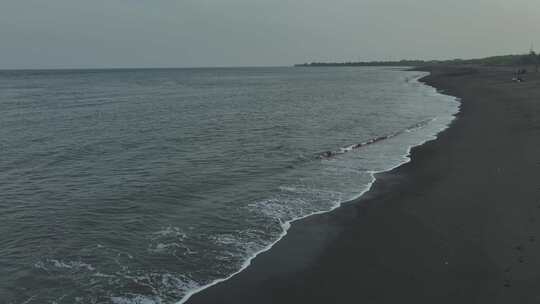 原创 印尼外南梦黑沙滩海滨自然风光航拍