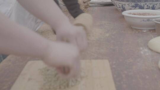 五仁烤饼制作工艺LOG视频素材模板下载