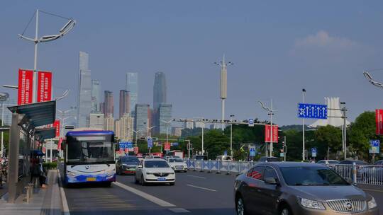 广西南宁民族大道街景