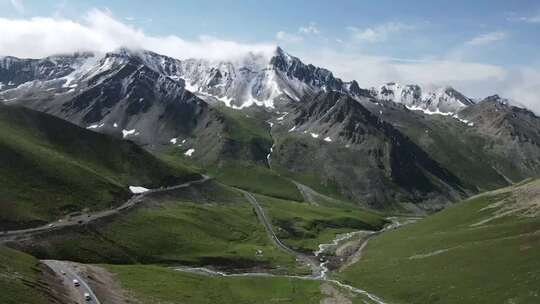 705左移独库北段山脉和弯曲公路广景2