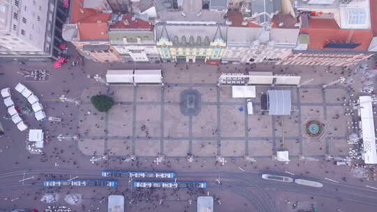 白天的城市广场视频素材模板下载