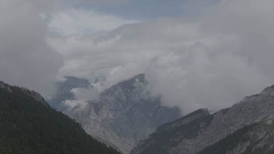 云层山峰天空雾气