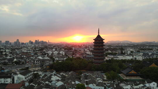 航拍夕阳下的北寺塔 苏州北寺塔