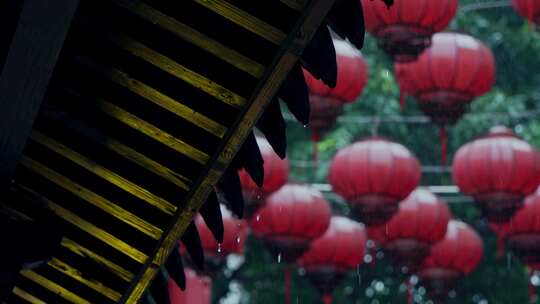 古建筑红灯笼屋檐下雨意境空镜