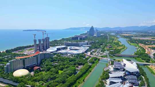 海南三亚海棠湾国家海岸线上的酒店建筑群