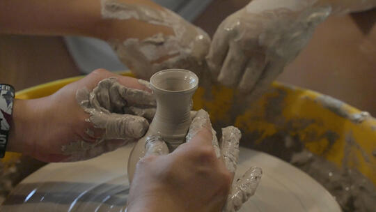 慢镜头升格拍摄江西景德镇瓷器制作现场