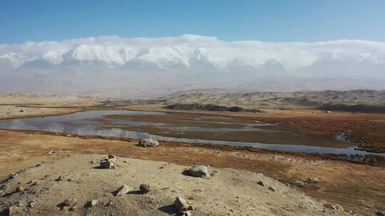 新疆帕米尔高原公格尔九别峰雪山风光