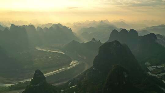 航拍桂林山水风光日出与喀斯特山峰视频素材模板下载