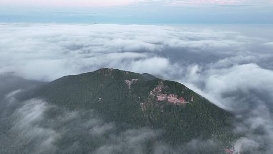 山峰云雾缭绕云海航拍雨后山上雾气森林风景