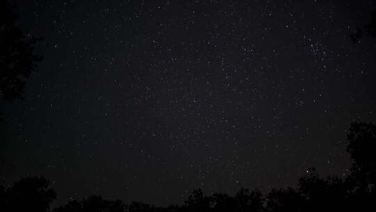 农村夜晚星空银河延时视频素材模板下载