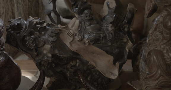 云南芒市西珍奇园根雕