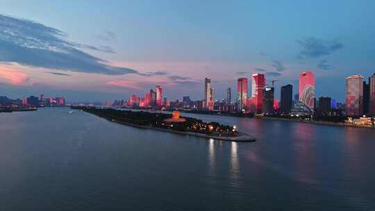 长沙红色景区橘子洲雕像蓝调夜景城市