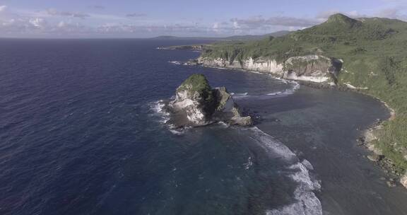 4K美国塞班海岛悬崖大海风光航拍