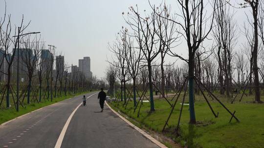 武汉洪山江滩滨江步道