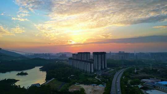 城市风光的航拍日落景象