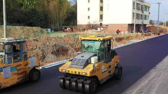 市政道路铺设压路