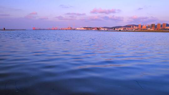 海岸轮油码头与黄昏夕阳晚霞唯美风光