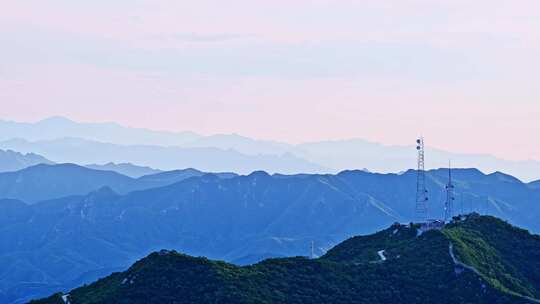 夏季傍晚大山山顶全景水墨画风光