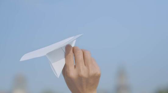 纸飞机/放飞梦想/快乐一家人玩纸飞机视频素材模板下载