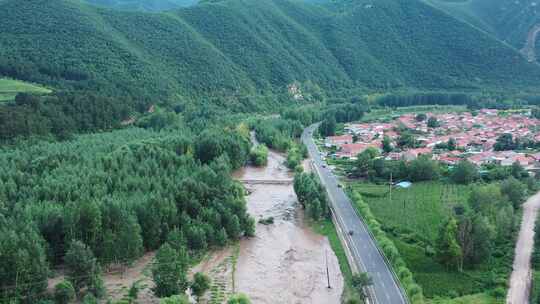 实拍暴雨后洪水 山洪  泥石流