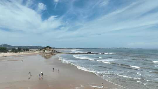 海岸线航拍大海沙滩海边风景海水浪花海浪潮