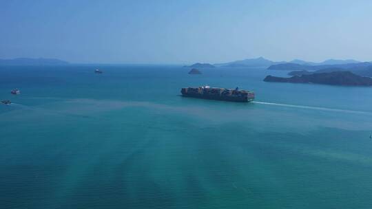 深港海湾海运货船出港海上运输C视频素材模板下载