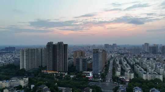 航拍四川眉山城市风光眉山夜幕晚霞