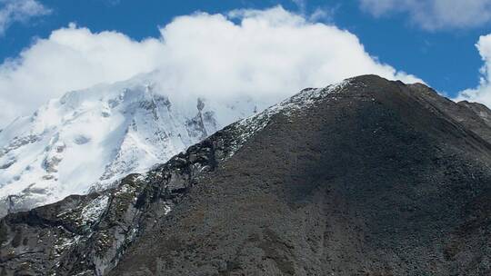 四川甘孜雅拉雪山航拍视频素材模板下载