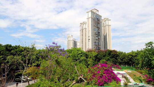 蓝天白云的午后城市建筑延时风光