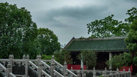 南宁孔庙大成殿雨景