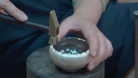 手工艺视频手工匠人锻银银包建盏捶打技艺