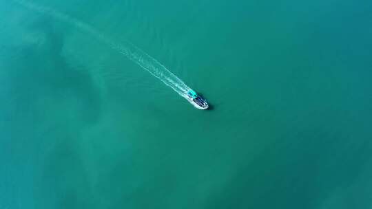 南海渔民出海捕鱼渔船开海