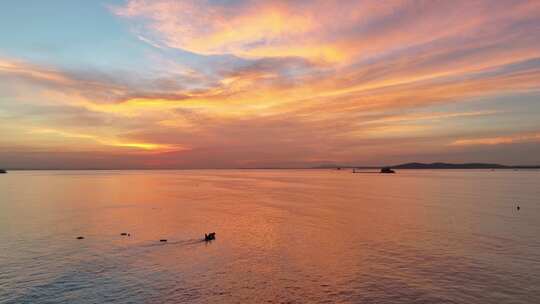 海上日出朝霞