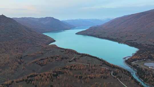 航拍秋天的新疆喀纳斯湖视频素材模板下载