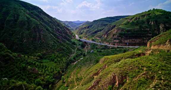 陕北黄土高坡沿黄公路