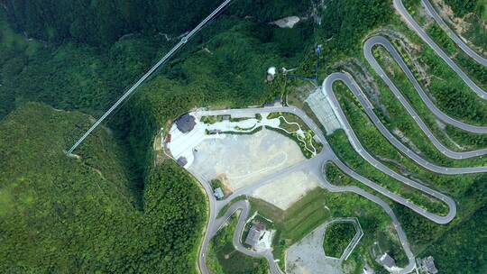 4K航拍四川宣汉曲折的盘山路和玻璃栈道