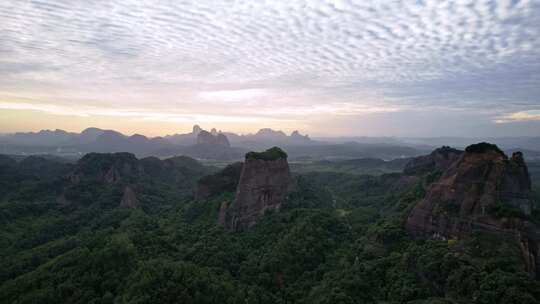 航拍韶关丹霞地貌丹霞山 阳元峰 长老峰景区