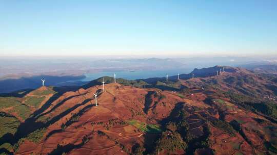 云南玉溪市风力发电风车发电站清晨航拍实时视频素材模板下载