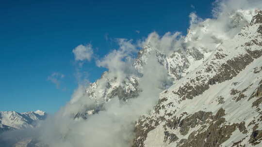 山脉雪峰风景