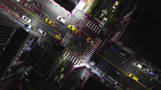 夜晚的城市十字路口视频素材模板下载