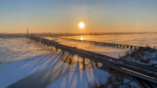 延时拍摄夕阳下的高架桥高速公路