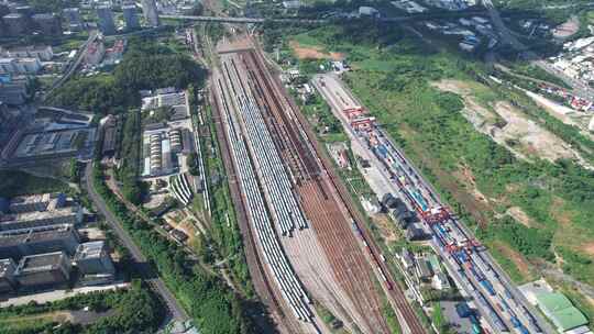 厦深铁路广深城际，深圳平湖火车站