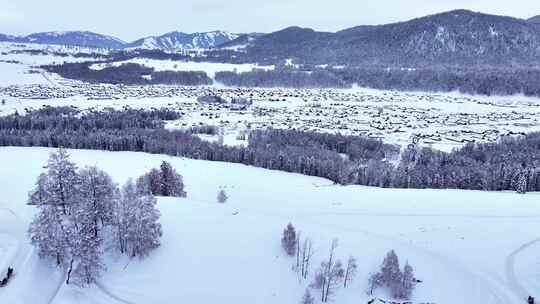 航拍新疆雪山风光