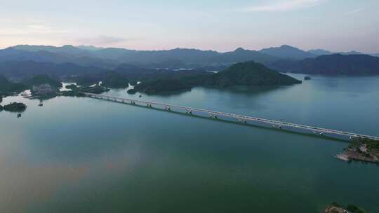 航拍下的千岛湖镜面落日