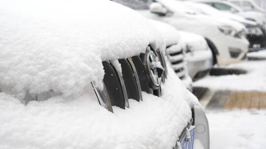 厚厚的积雪视频素材模板下载