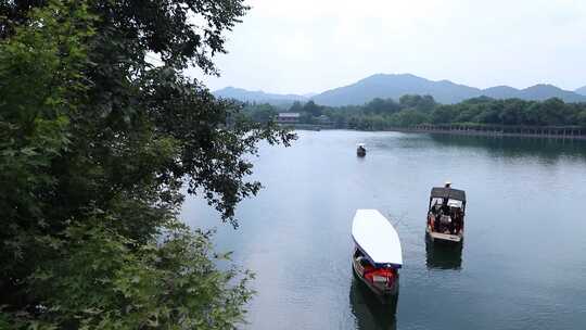 杭州西湖水上划船
