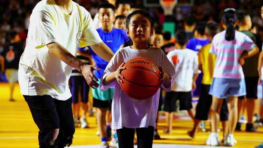 小孩子投篮暑假训练营