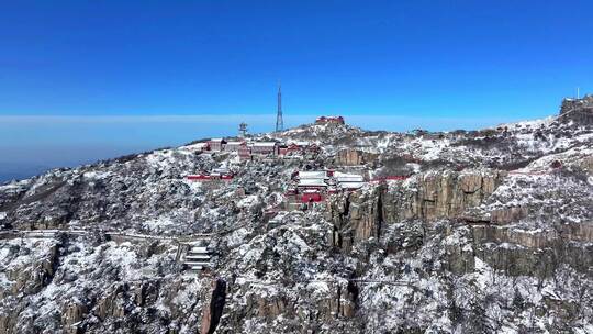 雪后的泰山美如画