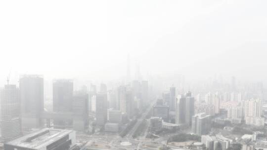 大雾中的上海
